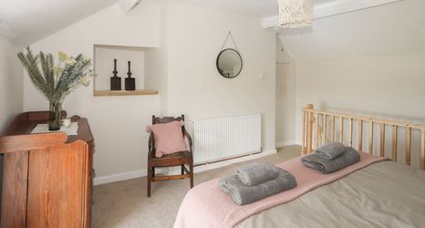 Others 2 Cwm Ceiliog Annex