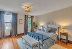 其他 3 Orting Manor - Charming And Historic! 6 Bedroom Residence by Redawning