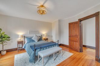 其他 4 Orting Manor - Charming And Historic! 6 Bedroom Residence by Redawning