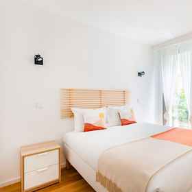 Room1里斯本20現代公寓,里斯本大学飯店