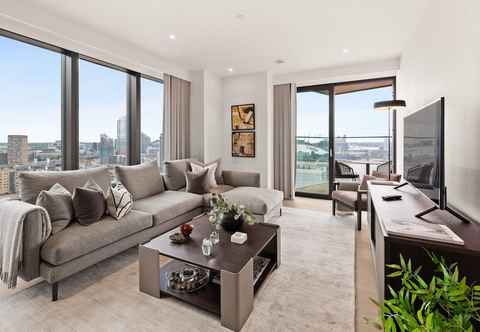 Others Stunning two Bedroom Docklands Apartment With Balcony