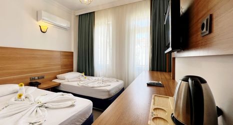 Khác 2 Akin Apart and Hotel