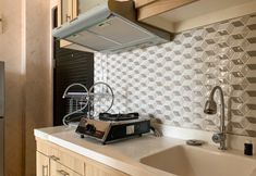 อื่นๆ 7 Elegant And Comfy 1Br Apartment Belmont Residence