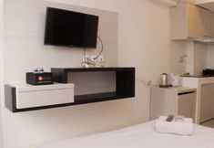 Lainnya 3 Cozy Living Studio At Urbantown Apartment Karawang