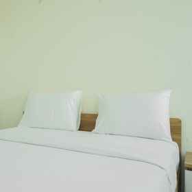 Room 1 Studio Apartment With Cozy Design At B Residence, Kp. Bojong Desa Kemuning Hotels