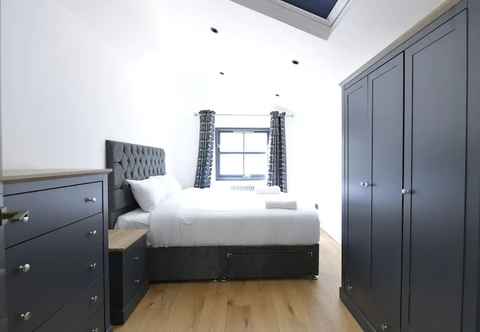 Others Contemporary 2 Bedroom Apartment on Columbia Road