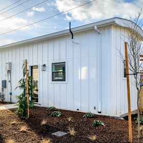 Room 1 The Boutique Retreat, Evergreen Aviation & Space Museum Hotels
