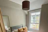 Others Luxuriously Designed 3 Bedroom Apartment in Clapham