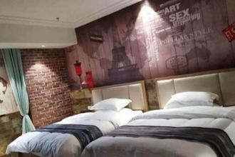 기타 4 Ice Thunder Broken Internet Cafe