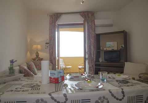 Lainnya Beachfront two Room Apartment Sparaglione