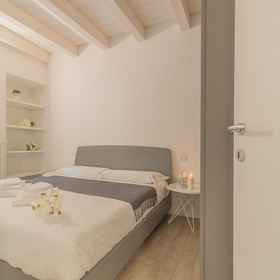 Room 1 瓦伦纳的小巢公寓, 因特罗佐 Apartments