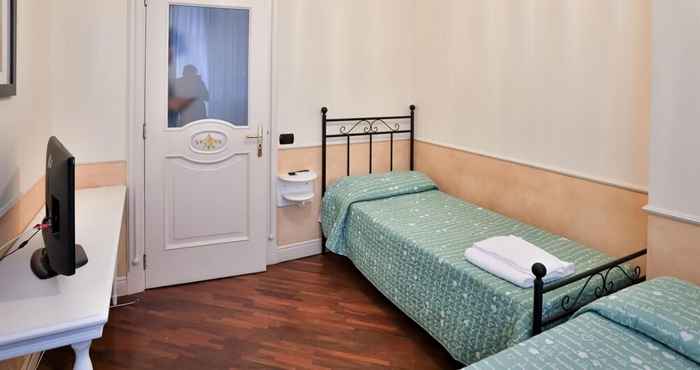 Others Room in the Heart of Salerno - 4060