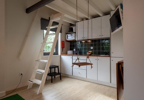 Others Mezzanine Stylish Apartment P by Vacationy