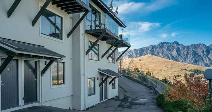 Others ALPINE LOFT WITH JAW-DROPPING VIEW