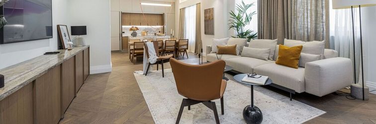 Others Covent Garden Piazza by Stayo