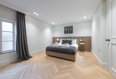 Others 7 Covent Garden Piazza by Stayo