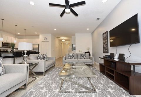 Others Huge10 Bed Spa Gm Pool Solterra 10 Bedroom Home by RedAwning