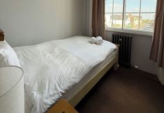 Others 7 The Vale Hotel