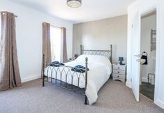 Others 3 Lily Cottage