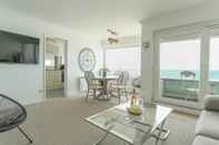 Others Tides - Beach Front Apartment in Bracklesham Bay