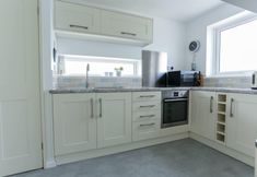 Others 7 Tides - Beach Front Apartment in Bracklesham Bay