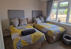Others 3 Luxury 2-bed Lodge in Routh, Hottub & Pet Friendly