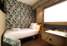 기타 6 Hotel Atari