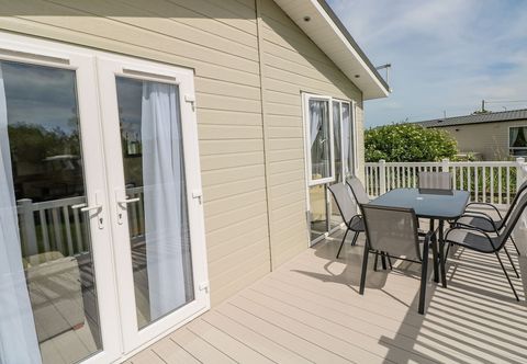 Others The Last Resort