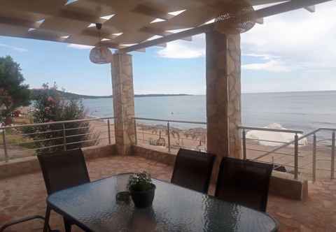 Others Maritinas Stone Apartment On The Beach