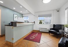 Khác 5 Quincy INN and Suites