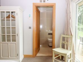 Khác 4 Swandown, 12 Kittwhistle