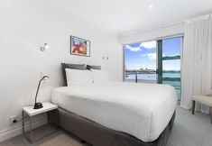 Others 2 Light and spacious w incredible harbour views