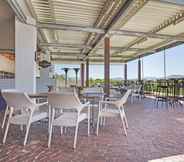 Others 6 Winelands Golf Lodges 8