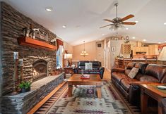 其他 4 16 Jillian 4 Bedroom Home by RedAwning