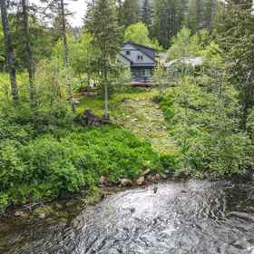 Primary image 1 River House Retreat 2 Bedroom Home by Redawning, Washington Hotels