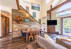 Khác 7 River House Retreat 2 Bedroom Home by Redawning