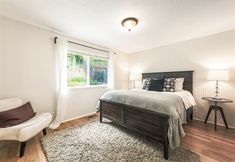 其他 2 Point Lyle 3 Bedroom Home by RedAwning