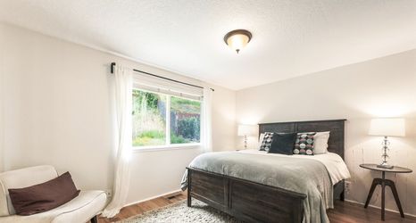 其他 2 Point Lyle 3 Bedroom Home by RedAwning