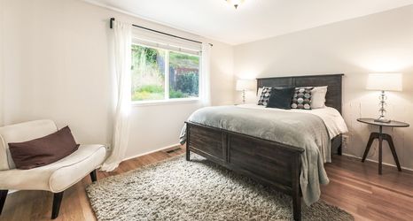 Khác 2 Point Lyle 3 Bedroom Home by RedAwning