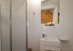 อื่นๆ 7 16 Fairfield Road