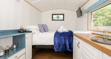 Others 2 Shepherds Hut