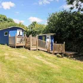 Primary image 1 Shepherds Hut, Deviock Hotels