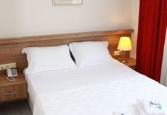 Others 4 Sinopsis Resort Otel