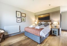 Khác 6 Charlcombe Inn