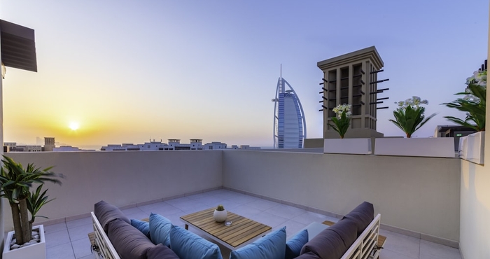 Lain-lain Maison Privee - Exclusive Luxury 3BR Apt with scenic views of Burj Al Arab