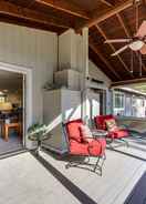 Imej utama Sue's Deer Retreat - Mountain Views Abound When You Visit Sue's Deer Retreat. Enjoy 3/4 Acres of Space Plus a Fully-screened Back Deck Perfect for Relaxing by Redawning
