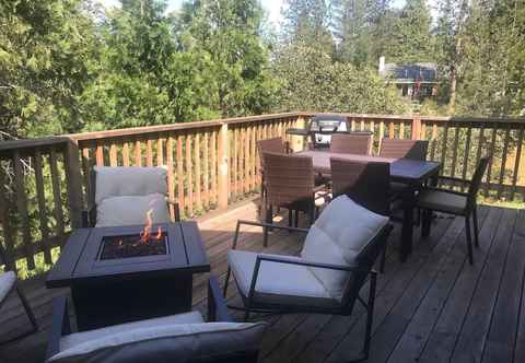 Lainnya Grizzly Blair Lodge - You and Your Furry Family Member Will Love the Grizzly Blair Lodge 1/2 Acre of Space and Close to Marina Beach by Redawning