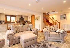 Lainnya 5 Little Lodge