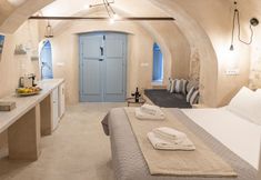 อื่นๆ 3 OIA CELLARS