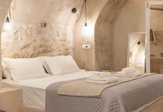 อื่นๆ 7 OIA CELLARS